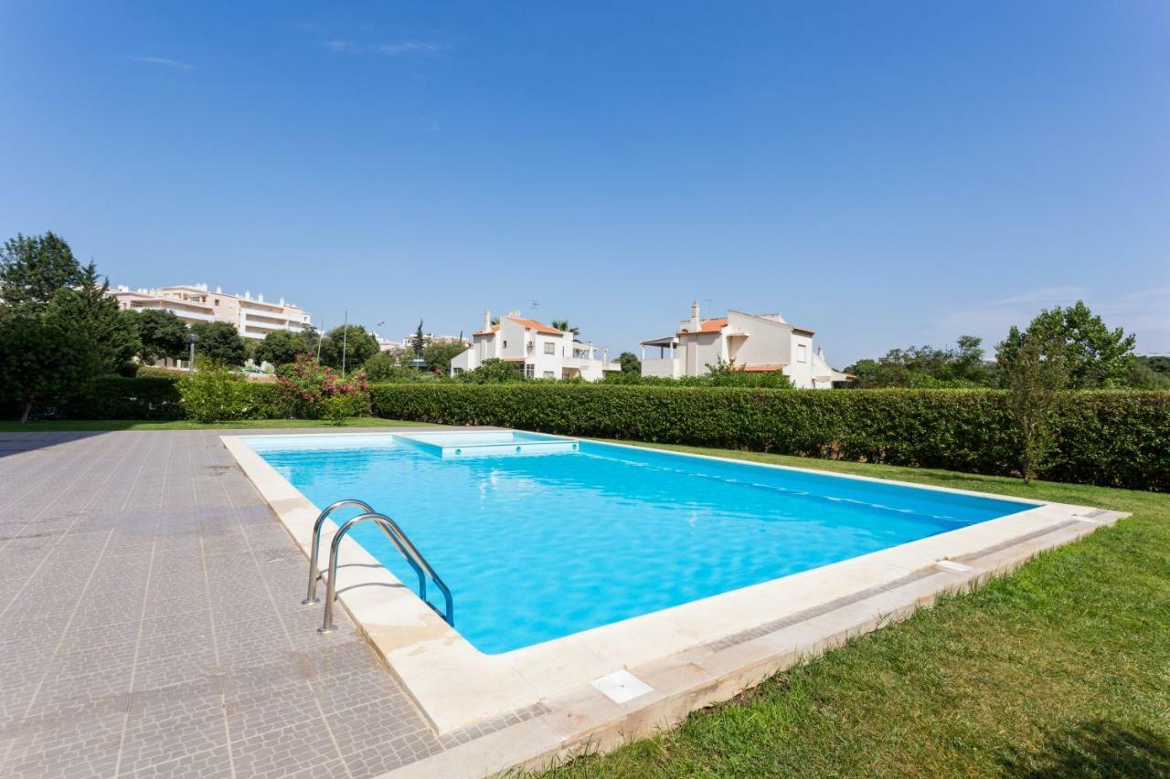 Kali - With Pool Apartment *